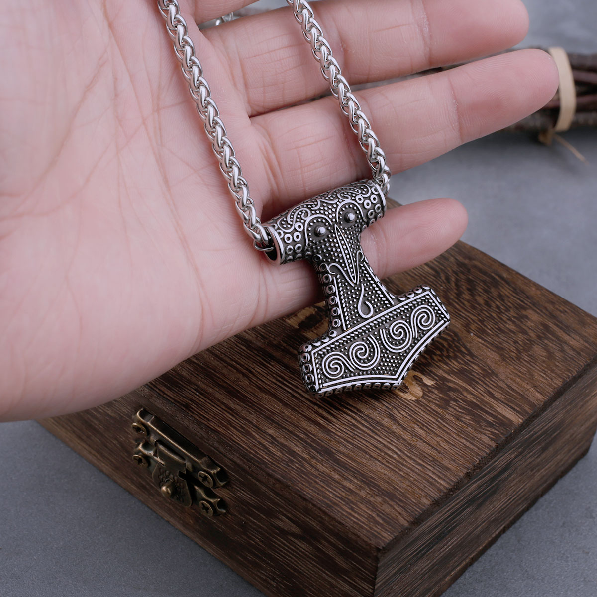 Nordic ไวกิ้ง Thor ค้อน Mjolni - Battle Rope Anchor บทวิจารณ์และราคา